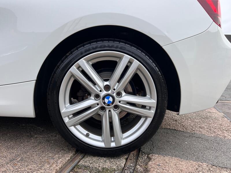 BMW 1 SERIES