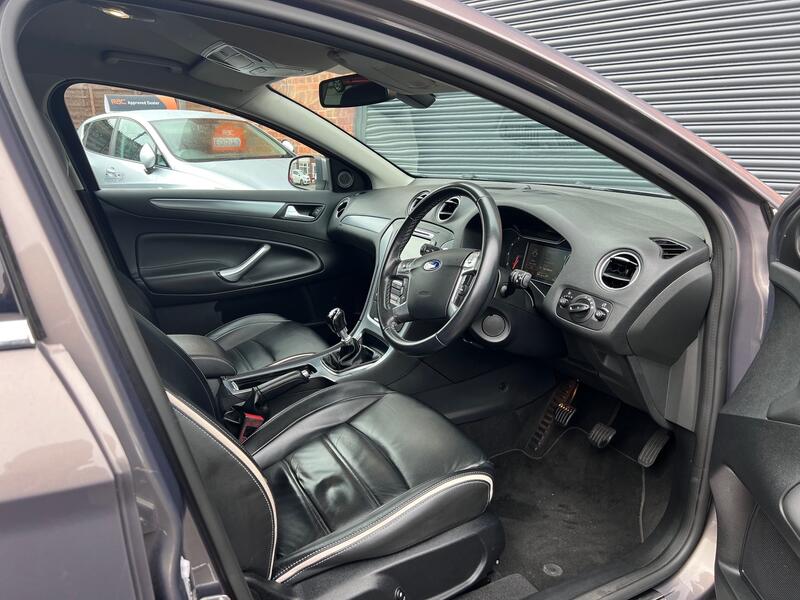 FORD MONDEO