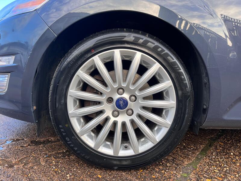 FORD MONDEO