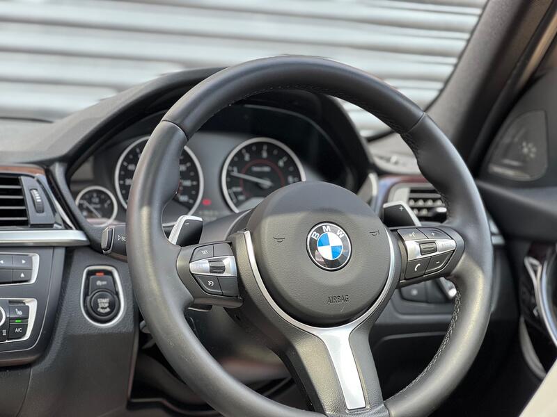 BMW 3 SERIES