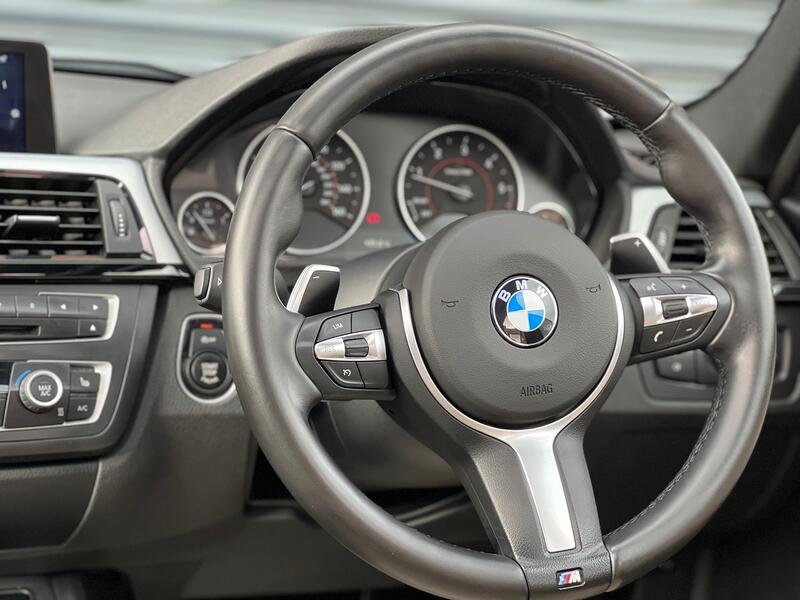 BMW 3 SERIES