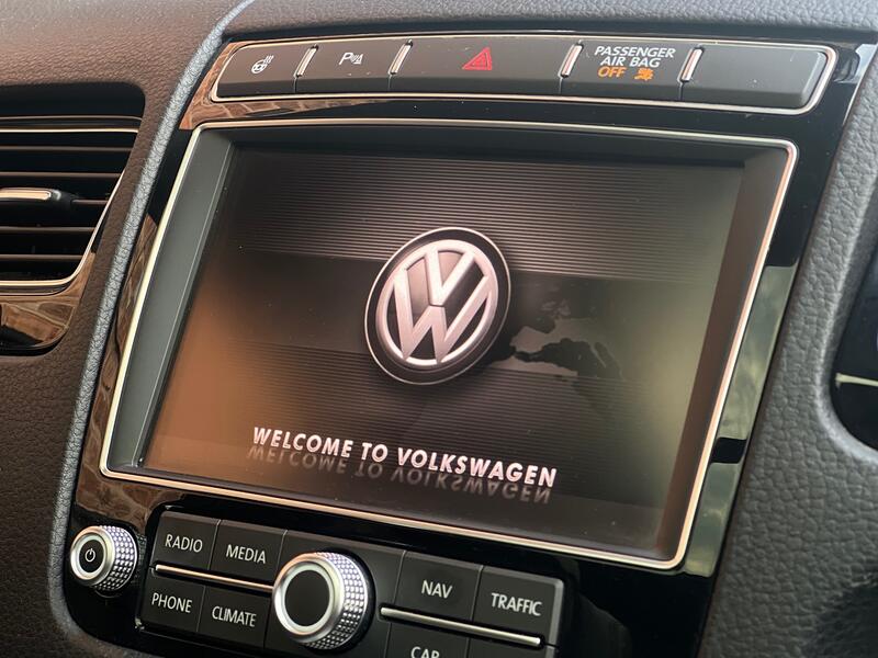 VOLKSWAGEN TOUAREG