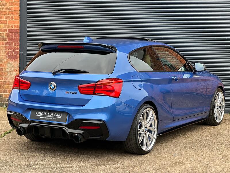 BMW 1 SERIES