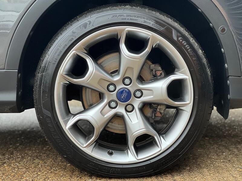 FORD KUGA