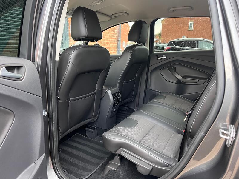 FORD KUGA