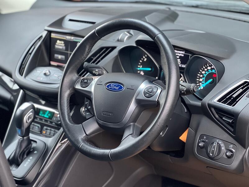 FORD KUGA
