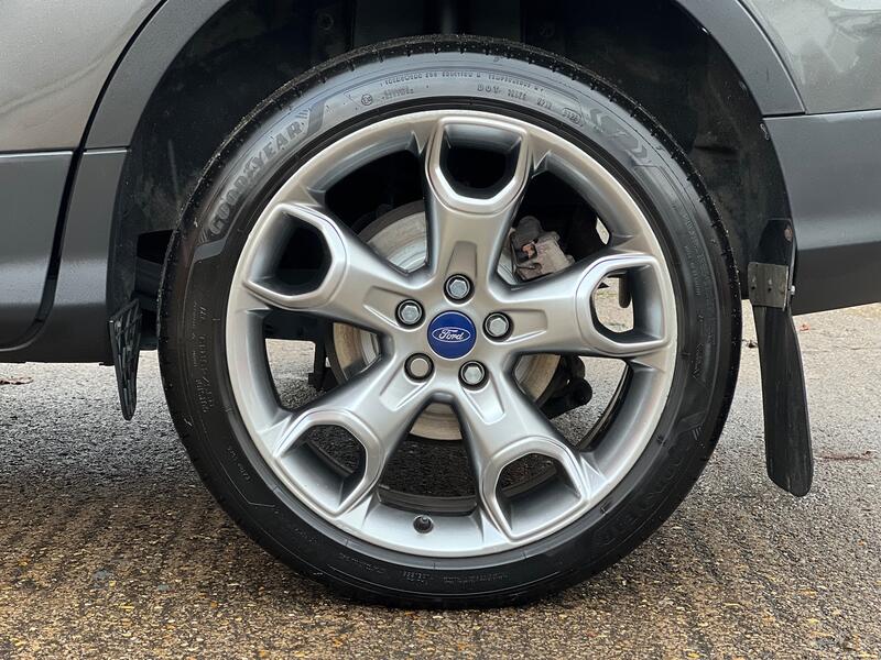 FORD KUGA