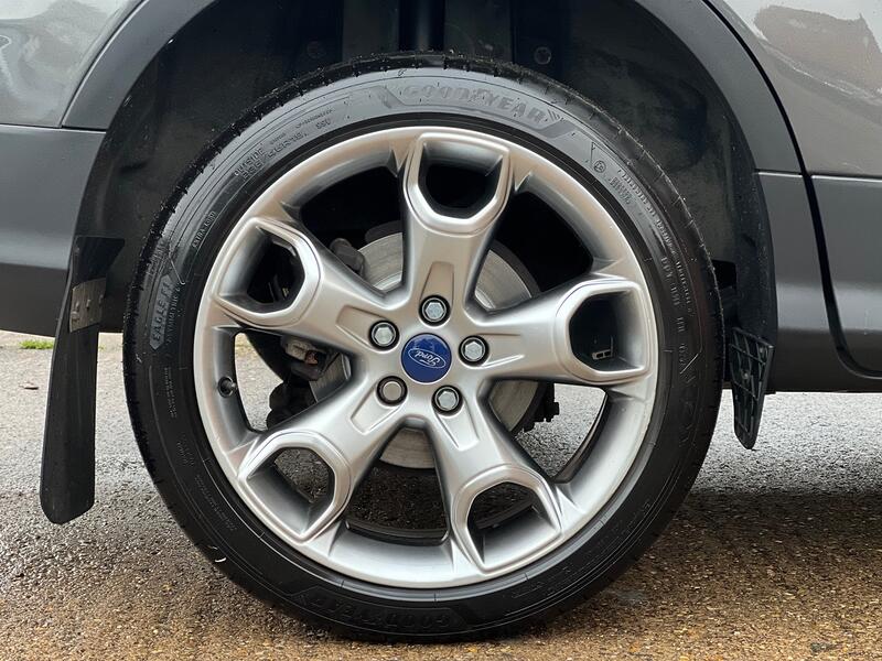 FORD KUGA