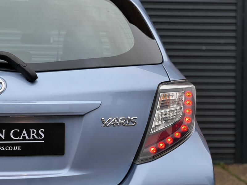 TOYOTA YARIS