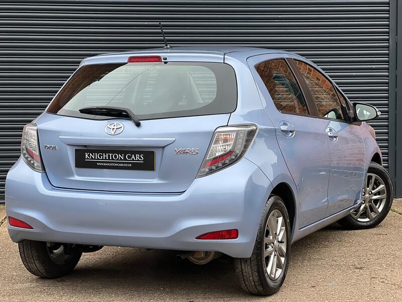 TOYOTA YARIS