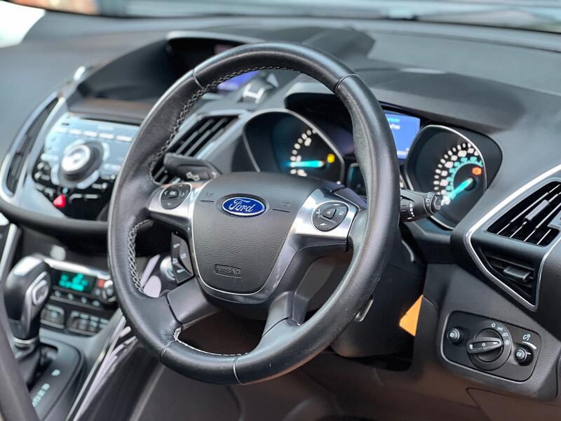 FORD KUGA