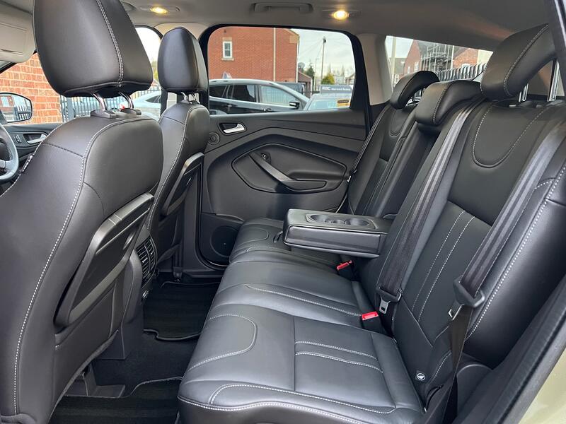 FORD KUGA