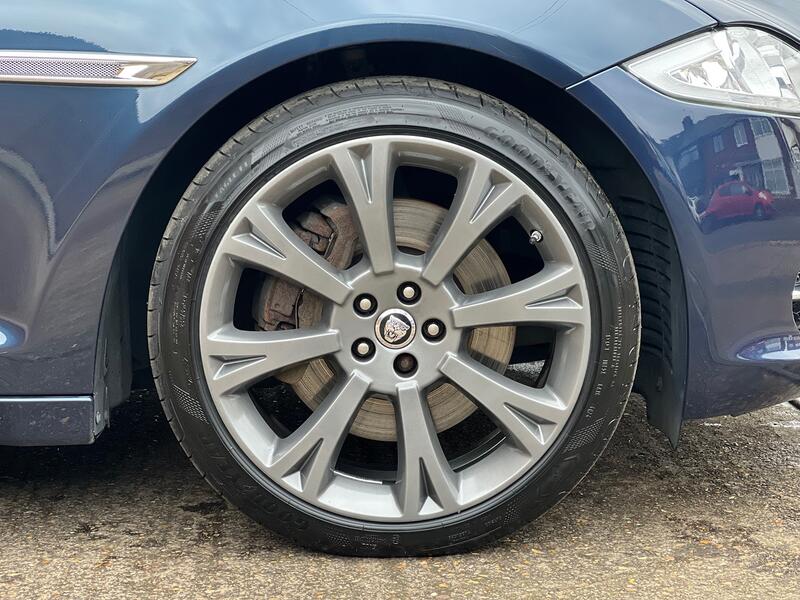 JAGUAR XJ