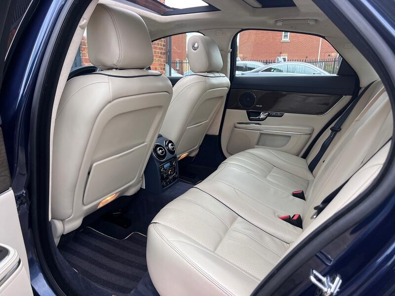 JAGUAR XJ