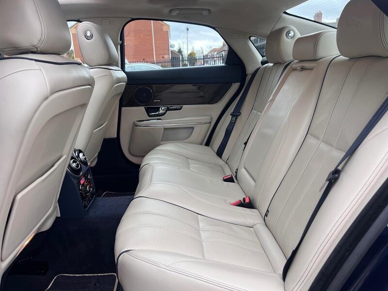 JAGUAR XJ