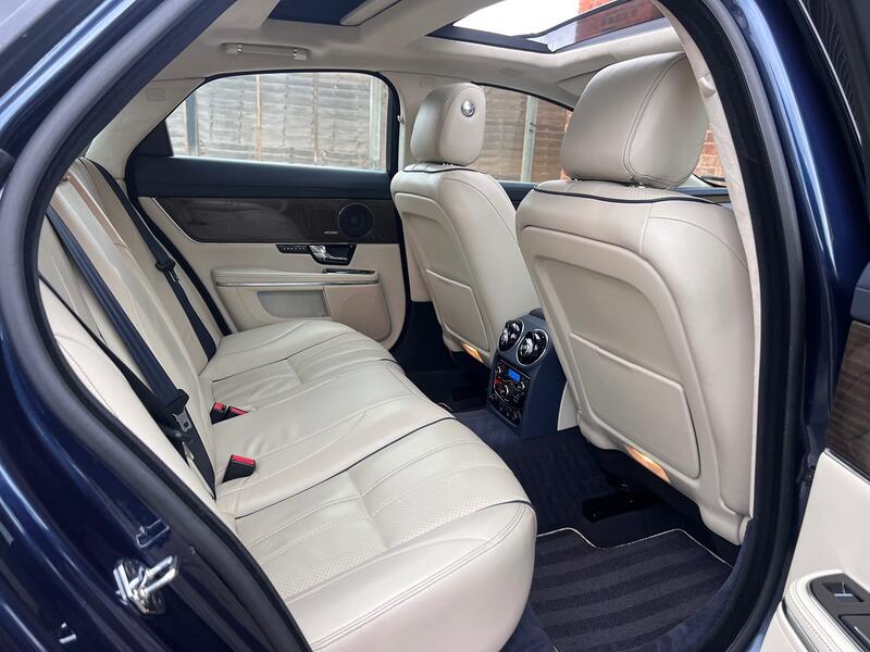 JAGUAR XJ
