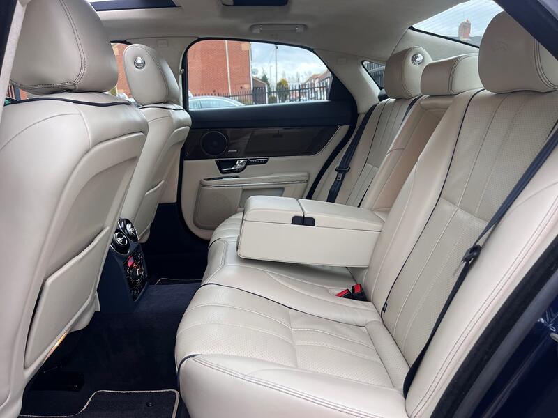 JAGUAR XJ