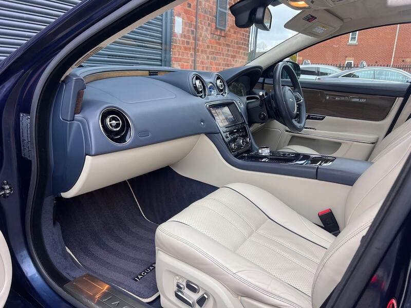 JAGUAR XJ