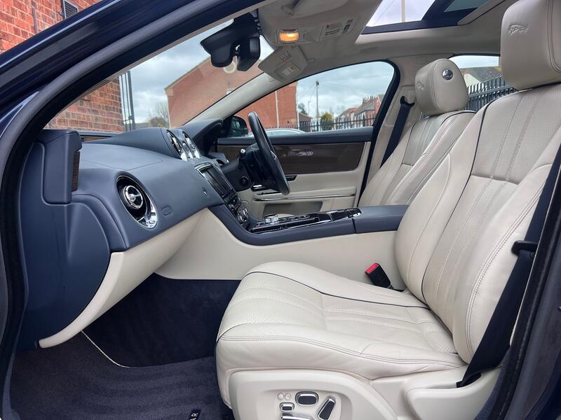 JAGUAR XJ