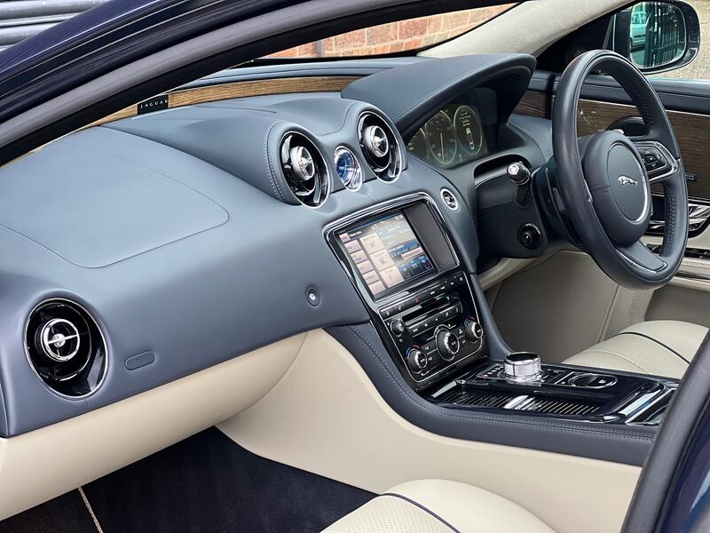 JAGUAR XJ
