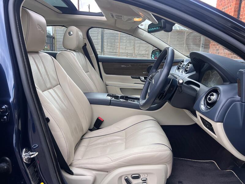 JAGUAR XJ