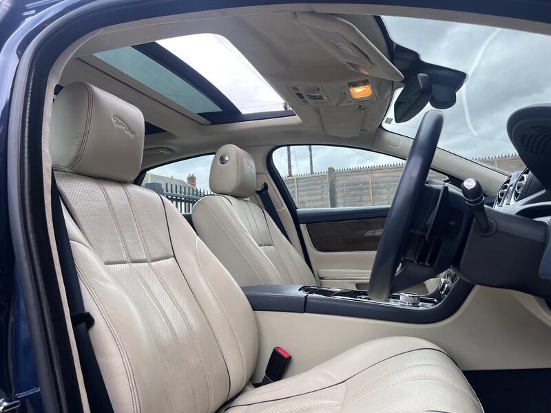 JAGUAR XJ