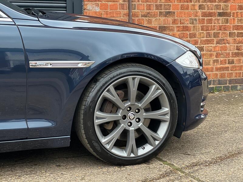 JAGUAR XJ
