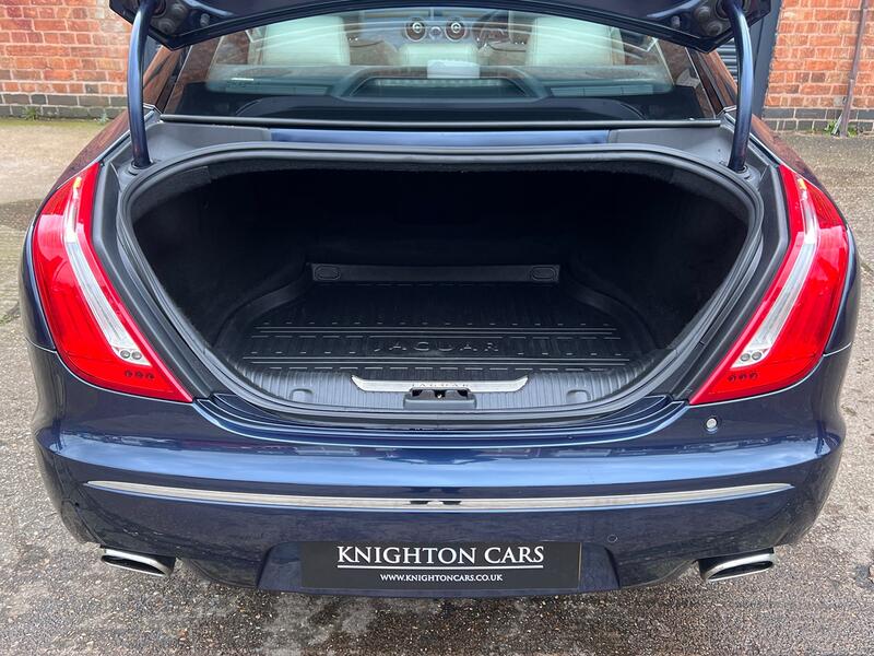 JAGUAR XJ