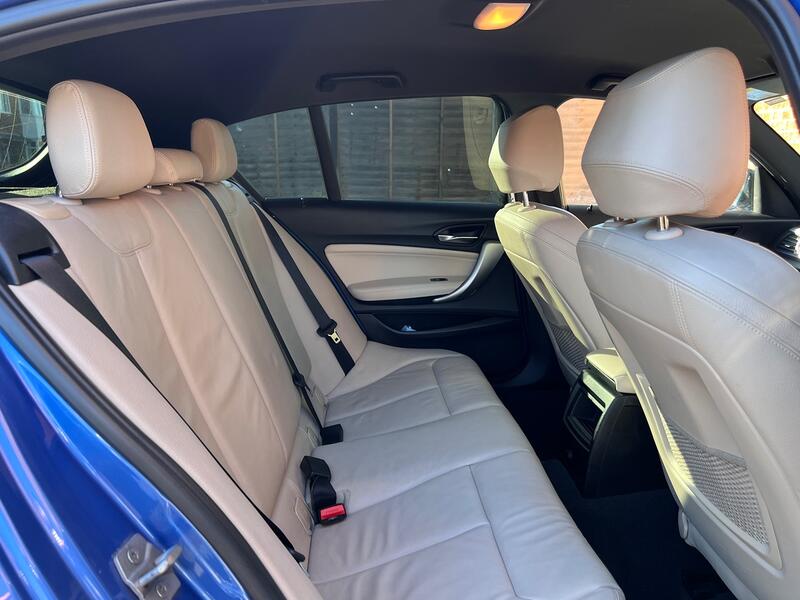BMW 1 SERIES