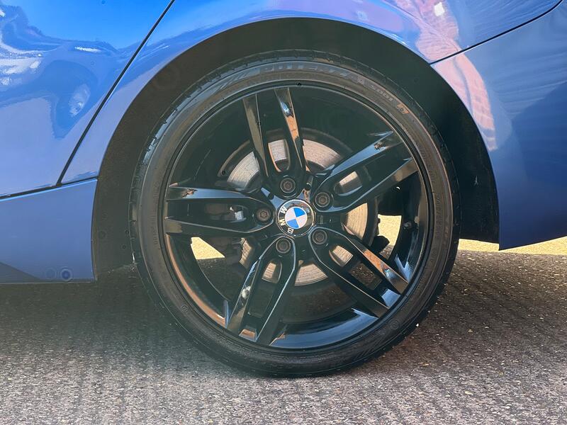 BMW 1 SERIES