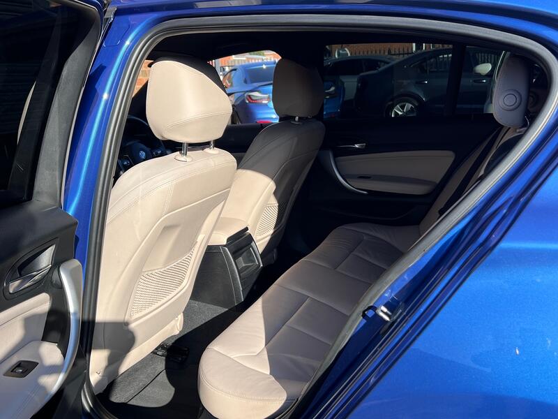 BMW 1 SERIES