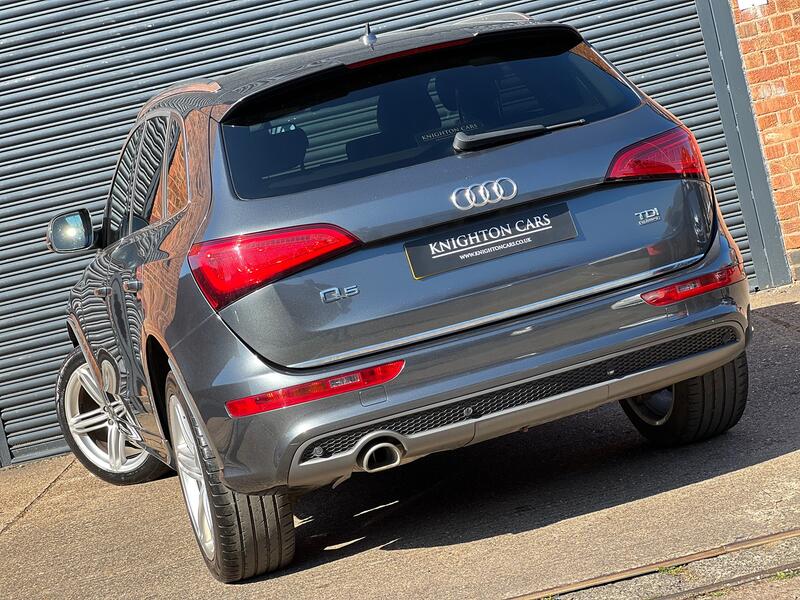 View AUDI Q5 2.0 TDI S line Plus