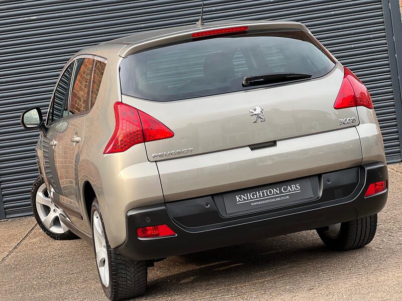View PEUGEOT 3008 1.6 HDi Active