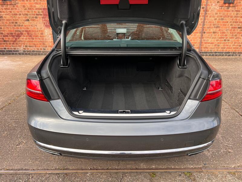 AUDI A8