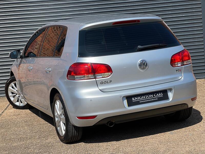 View VOLKSWAGEN GOLF 1.6 TDI Match