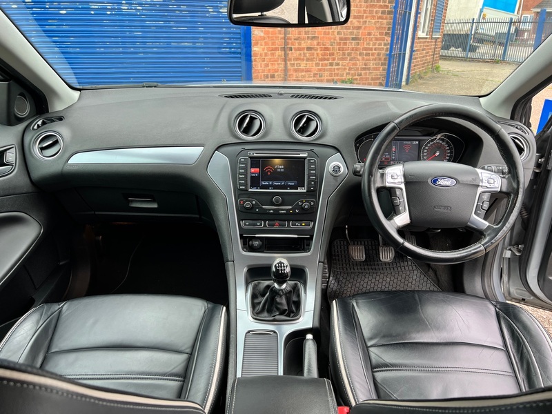 FORD MONDEO