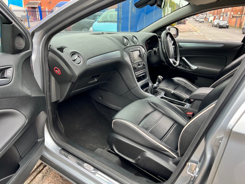 FORD MONDEO