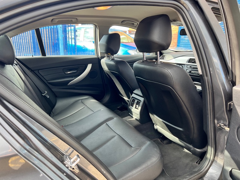 BMW 3 SERIES