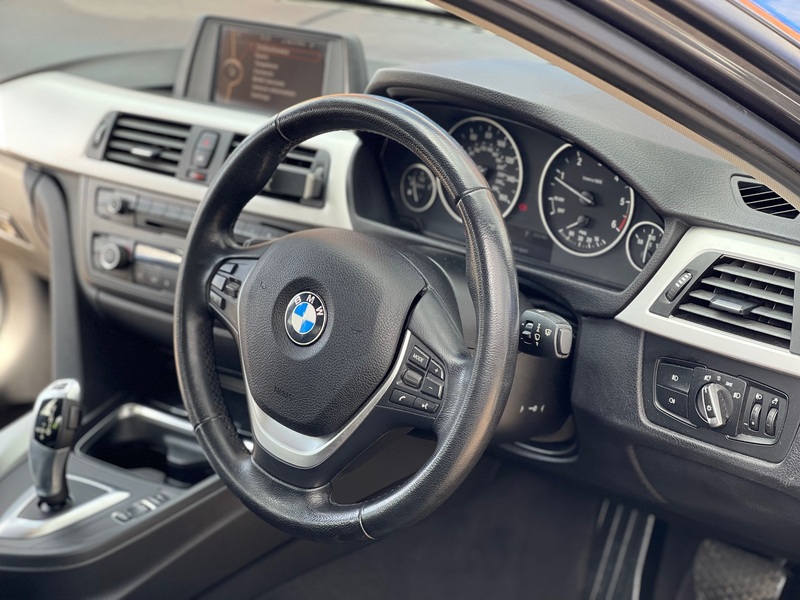 BMW 3 SERIES