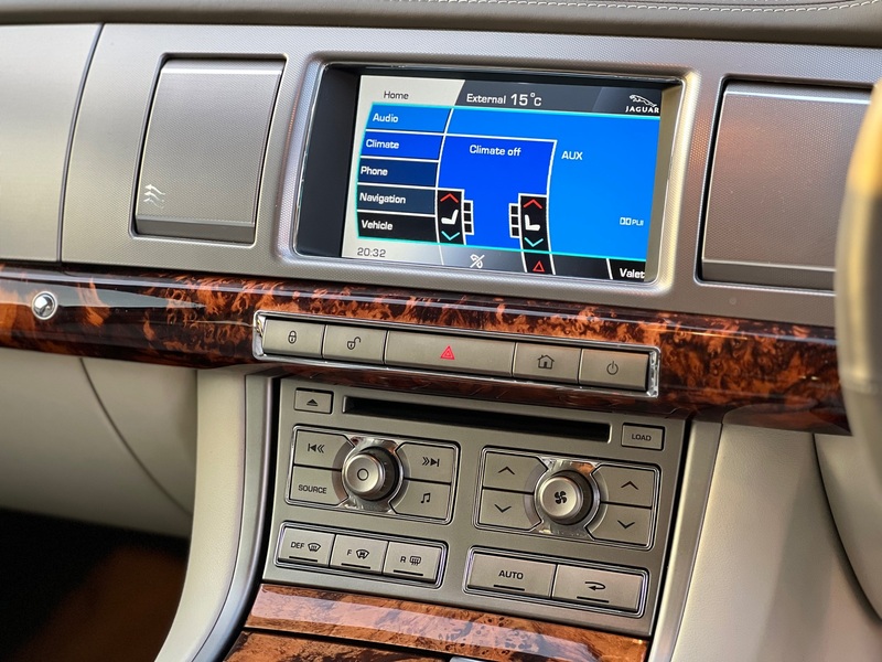JAGUAR XF
