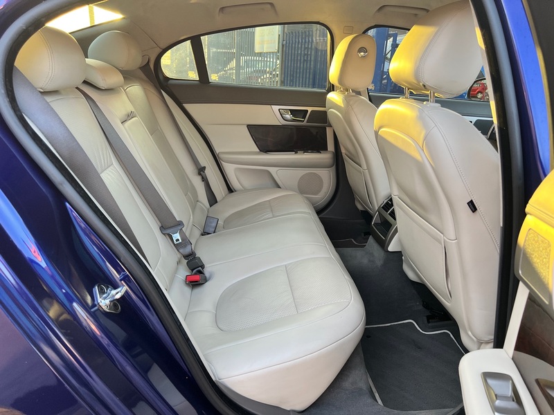 JAGUAR XF