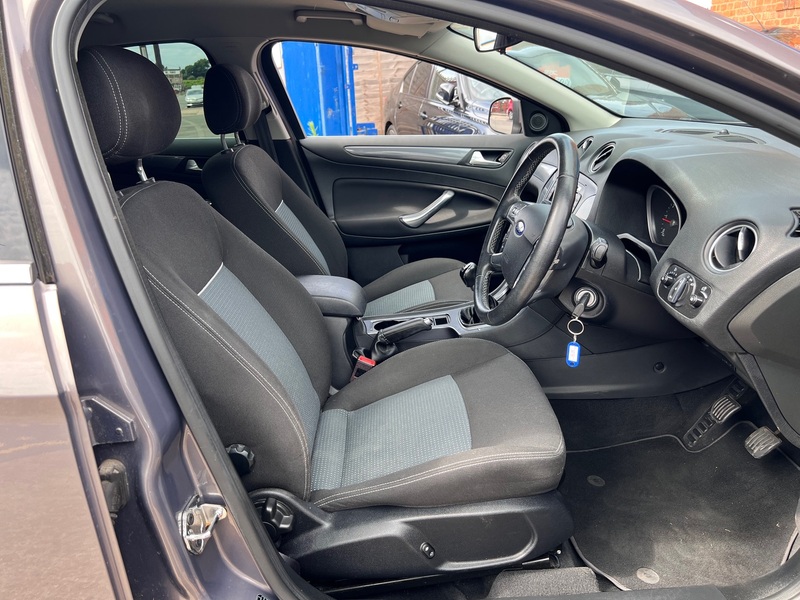 FORD MONDEO