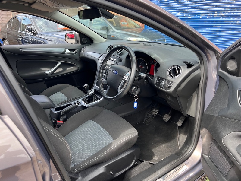 FORD MONDEO