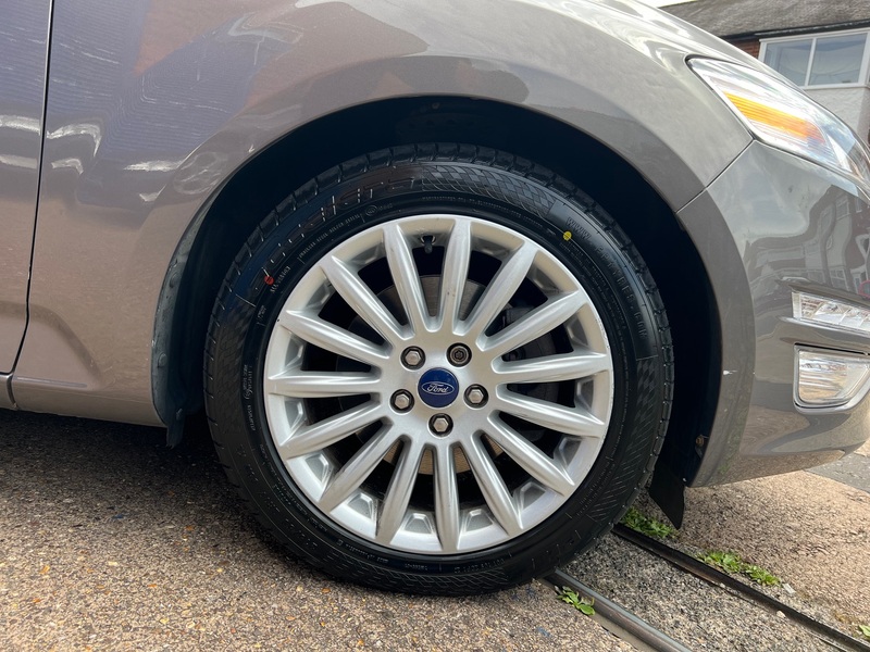 FORD MONDEO