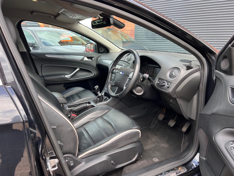 FORD MONDEO