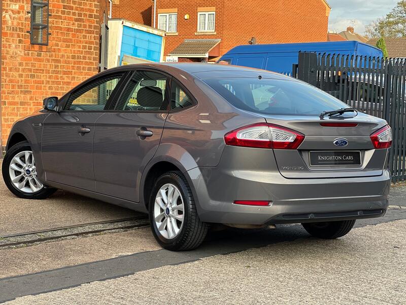 View FORD MONDEO 2.0 TDCi Zetec